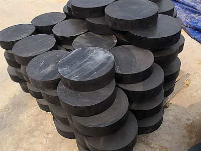 九龙坡板式橡胶支座由若干层橡胶片与薄钢板经加压硫化